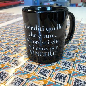 mug nera con dedica