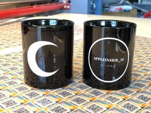 mug nere personalizzate
